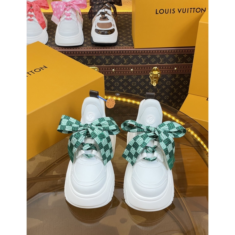 l**is V*t*n sneakers